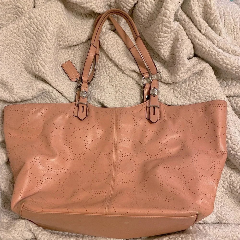 COACH Perforated Signature Pink/Peach Leather Tote / Purse - F16598 - Picture 3 of 9